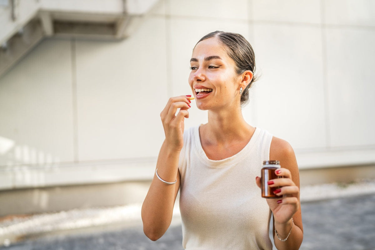Woman with steady, caffeine-free afternoon focus and energy